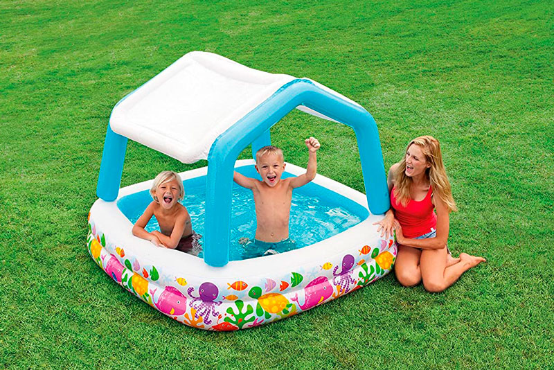 Inflatable children's pool with removable awning