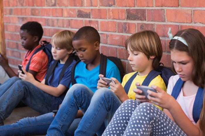 Reasons to limit children's access to smartphones