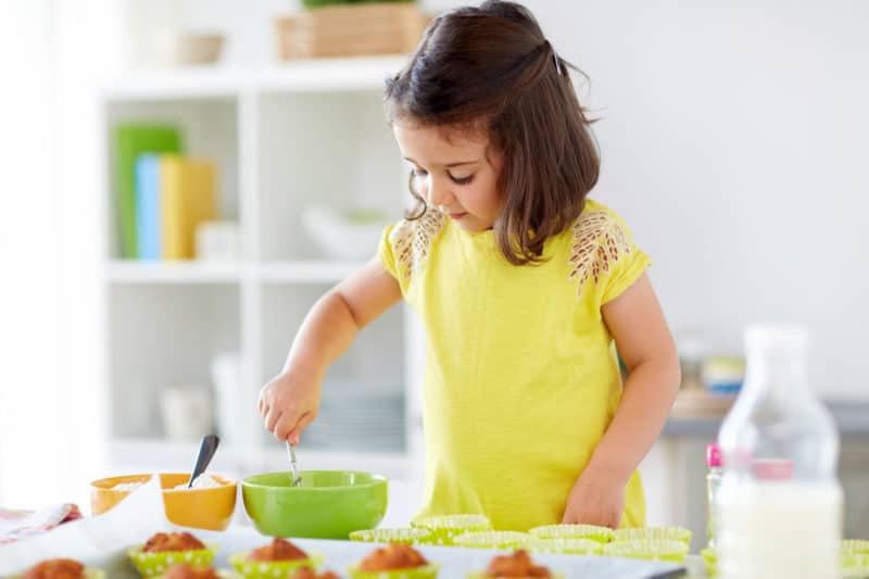 10 easy desserts for children to make at home